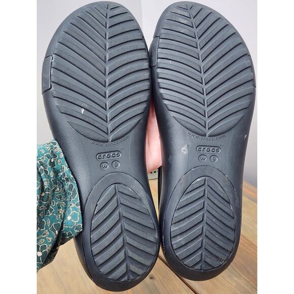 Crocs Women's Black T-Strap Comfort Sandals Casual Summer Shoes Size 9 - Picture 8 of 9